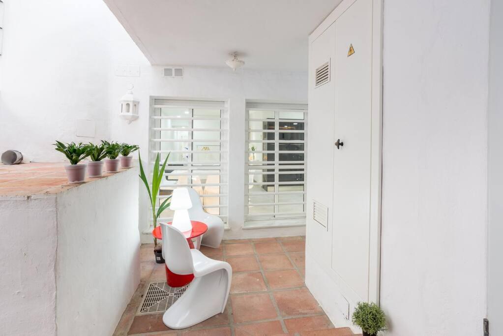 Incredible Luxury Location In Puerto Banus Beach For Families Marbella Exterior foto