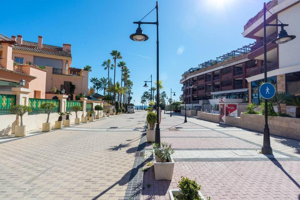 Incredible Luxury Location In Puerto Banus Beach For Families Marbella Exterior foto