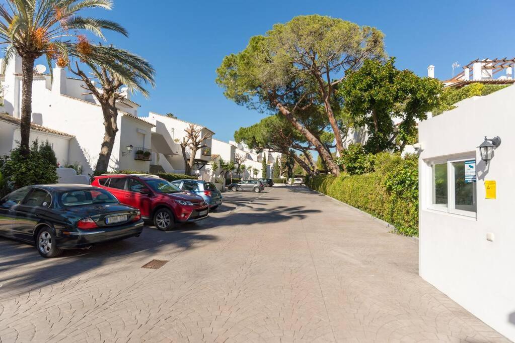 Incredible Luxury Location In Puerto Banus Beach For Families Marbella Exterior foto